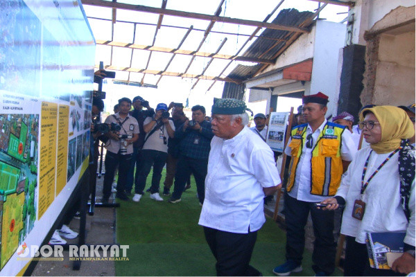 Jakarta, Obor Rakyat - Menteri Pekerjaan Umum dan Perumahan Rakyat (PUPR) Basuki Hadimuljono optimistis daerah seperti Banyuwangi akan semakin maju dengan akan hadirnya dua infrastruktur penting. Ada jalan tol Probolinggo-Banyuwangi (Probowangi) dan Jalur Lintas Selatan (JLS) yang menghubungkan Banyuwangi-Jember serta kawasan pantai selatan dari Pacitan sampai Banyuwangi.