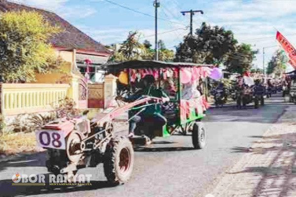 Jember, Obor Rakyat - Koperasi Konsumen Sumber Rejeki Cakru yang berlokasi di Desa Cakru, Kecamatan Kencong, Kabupaten Jember, menggelar event bersepeda santai dan parade Traktor.