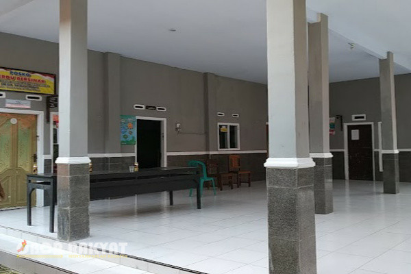 Bondowoso, Obor Rakyat - Di jam kerja kantor Desa Sukodono, Kecamatan Pujer Kabupaten Bondowoso, terpantau sepi, Rabu (17/7/2024).