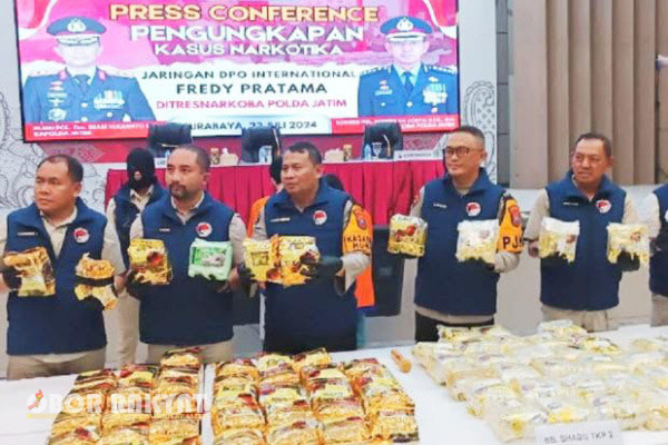 Surabaya, Obor Rakyat - Kepolisian Daerah Jawa Timur (Polda Jatim) melalui Ditresnarkoba berhasil mengungkap peredaran Narkotika.
