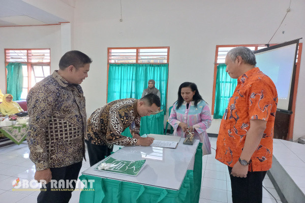 Bondowoso, Obor Rakyat - Pertengahan bulan Juli 2024 lalu, Direktur utama Perum Perhutani telah melakukan rotasi beberapa orang pejabat dilingkup kerjanya yang meliputi Provinsi Jawa Timur, Jawa Tengah, Jawa barat dan Banten.