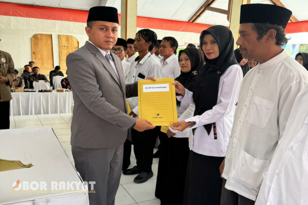 Bondowoso, Obor Rakyat - Camat Curahdami, Kabupaten Bondowoso, melantik 65 anggota Badan Pemusyawaratan Desa (BPD) dari sembilan desa periode 2024-2032.