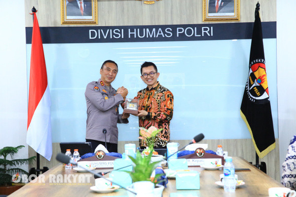 Jakarta, Obor Rakyat - Divisi Humas Polri menggelar audiensi dengan Lembaga Administrasi Negara (LAN) demi meningkatan sinergisitas, Jumat (2/8/2024), di Gedung Divisi Humas Polri.