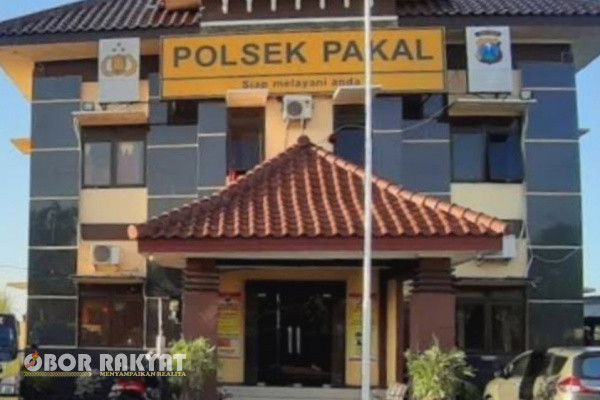 Surabaya, Obor Rakyat - Kepolisian Sektor (Polsek) Pakal, Polrestabes Surabaya tak tinggal diam setelah mendapati laporan dari masyarakat.