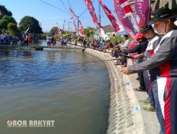 Peringati HUT Harjakasih ke- 206 dan HUT RI ke- 79, Sekdakab Situbondo Buka Lomba Mancing