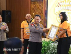 Penghargaan Kapolri untuk Jakarta Bhayangkara Presisi dan Popsivo Polwan atas prestasi di Proliga 2024