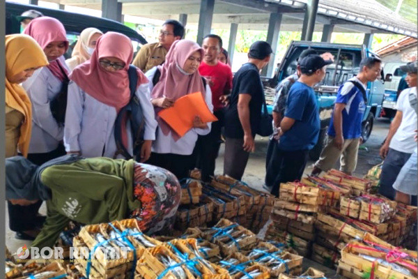 Bondowoso, Obor Rakyat- Ikan pindang hasil olah yang cukup popular di Indonesia. Olahan tradisional ini menempati urutan kedua setelah ikan asin.