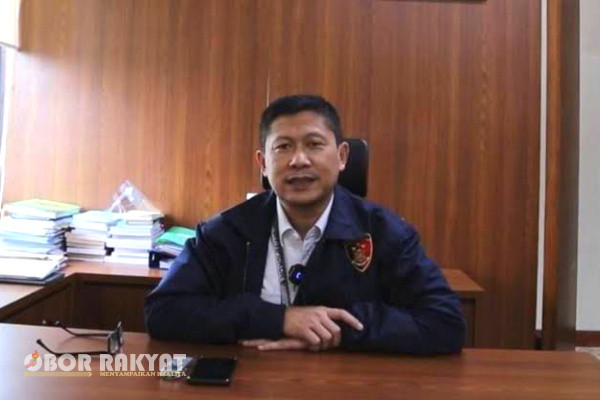 Jakarta, Obor Rakyat - Direktur Tindak Pidana Korupsi Bareskrim menetapkan eks pegawai Badan Pengawas Obat dan Makanan (BPOM) inisial SD sebagai tersangka dugaan pemerasan dan gratifikasi terhadap direktur PT AOBI berinisial FK senilai Rp 3,49 miliar.