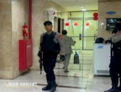 KPK Geledah Ruangan Biro Kesra di Kantor Sekdaprov Jatim, Terkait Dana Hibah