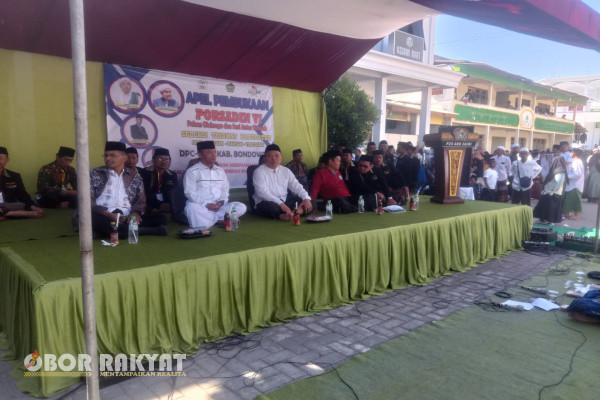 Bondowoso, Obor Rakyat - DPC FKDT (Forum Komunikasi Diniyah Takmiliyah) Kabupaten Bondowoso, Jawa Timur, menggelar apel pembukaan Pekan Olahraga dan Seni Antar Diniyah (Porsadin) ke- VI.