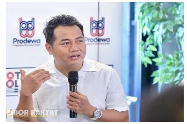 Jakarta, Obor Rakyat - Politisi Partai Golkar, Ridwan Kamil didukung Koalisi Indonesia Maju (KIM) ‘Plus’ untuk maju Pilkada Jakarta 2024.