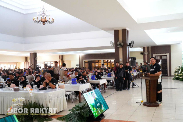 Semarang, Obor Rakyat - Alumni Akademi Kepolisian (Akpol) 1991 Batalyon Bhara Daksa menggelar reuni 33 tahun mengabdi untuk negeri di Akpol Semarang, Jawa Tengah, pada Sabtu (24/8/2024).