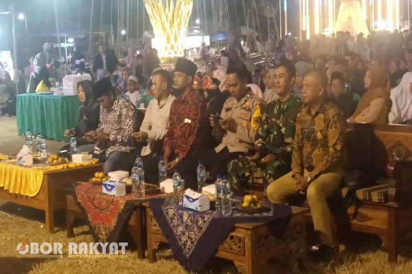 Situbondo, Obor Rakyat - Pemerintah Desa (Pemdes) Kalianget, Kecamatan Banyulugur, Kabupaten Situbondo, menyelenggarakan resepsi dan syukuran Hari Ulang Tahun (HUT) ke- 79 Republik Indonesia.