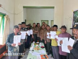 Perhutani Bondowoso, Serahkan Dana Sharing Produksi Rp.64,4 Juta Kepada 9 LMDH dan 10 Kelompok Kopi serta Ketua Koperasi 