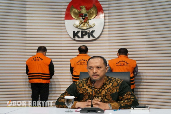 Jakarta, Obor Rakyat - Komisi Pemberantasan Korupsi (KPK) menjadwalkan pemeriksaan terhadap pejabat di Pemerintah Kabupaten (Pemkab) Lamongan, Jawa Timur.
