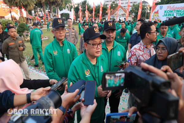 Surabaya, Obor Rakyat - Kapolda Jatim, Irjen Pol Drs.Imam Sugianto didampingi pejabat utama (PJU) Polda Jatim, menghadiri pelepasan Kontingen Jawa Timur.