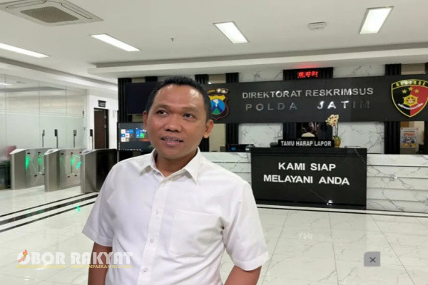 Surabaya, Obor Rakyat - Mantan bupati Lumajang, Thoriqul Haq, diperiksa Kepolisian Daerah Jawa Timur (Polda Jatim), terkait dugaan penerimaan dana bantuan erupsi Semeru.