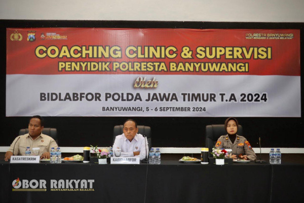 Banyuwangi, Obor Rakyat – Dalam upaya meningkatkan kualitas pelayanan dan profesionalisme anggota kepolisian, Polresta Banyuwangi menggelar program "Coaching Clinic", Kamis (5/9/2024).di Rupatama.