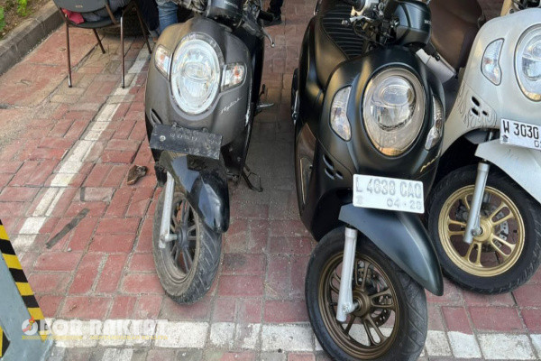 Surabaya, Obor Rakyat - Usai sudah pelarian IW (27) yang dikabarkan buron atas kasus curanmor spesialis R4 itu. Dia ditangkap unit Resmob Polrestabes Surabaya pada 12 September 2024 di daerah Madura.