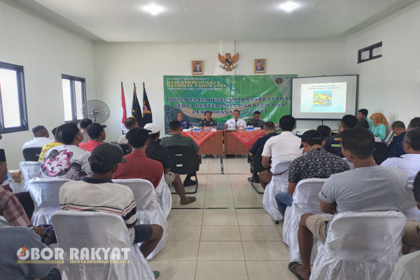 Situbondo, Obor Rakyat – Memperingati Hari Perhubungan Nasional (Harhubnas) Tahun 2024, Kantor Kesyahbandaran dan Otoritas Pelabuhan Kelas IV Panarukan, Situbondo, menggelar sosialisasi keselamatan pelayaran.