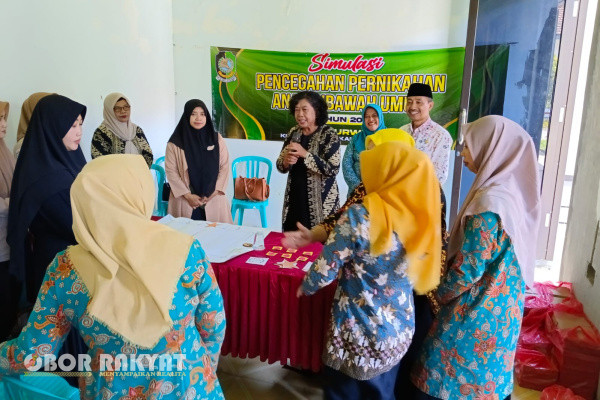 Banyuwangi, Obor Rakyat - Dalam upaya meningkatkan pengetahuan, keterampilan, pengasuhan dan pembinaan tumbuh kembang remaja dalam menciptakan keluarga mandiri, Desa Purwodadi, Kecamatan Gambiran, Kabupaten Banyuwangi, melaksanakan giat sosialisasi Bina Keluarga Remaja (BKR), Jumat (13/9/2024), di balai desa setempat.