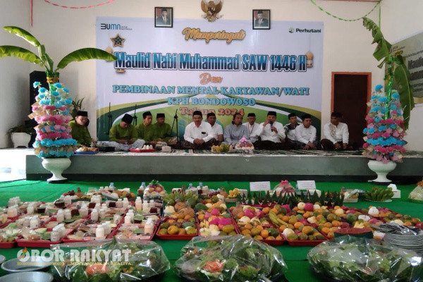 Bondowoso, Obor Rakyat - Meningkatkan ketaqwaan dan rasa cinta kepada junjungan Nabi besar Muhammad Rasulullah SAW, sudah menjadi kewajiban bagi kaum muslimin muslimat di seluruh penjuru dunia.
