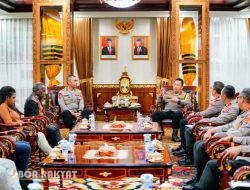 Kapolri Temui Negosiator Pembebasan Pilot Susi Air, Apresiasi Kedepankan Soft Approach