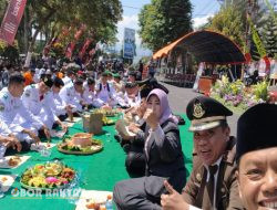 Sebagai Bentuk Penghormatan dan Kecintaan, Adm Perhutani KPH Bondowoso Mengikuti Upacara HUT TNI ke- 79