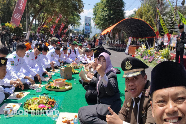 Bondowoso, Obor Rakyat - Perayaan Hari Angkatan Bersenjata Republik Indonesia (ABRI) selalu diperingati cukup meriah oleh seluruh komponen bangsa diseluruh penjuru dan pelosok Tanah air.