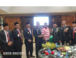 Sekelompok Petani di Jember Datangi Kodim 0824 saat Bersama Forkopimda, Ingin Ucapkan Selamat HUT Ke- 79 TNI