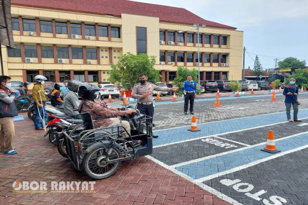 Jakarta, Obor Rakyat - Masyarakat Indonesia yang menjadi penyandang disabilitas harus memiliki kesetaraan yang sama. Mereka mendapat pelayanan, pengayoman, perlindungan dari negara sama seperti hal nya kelompok masyarakat yang lain.