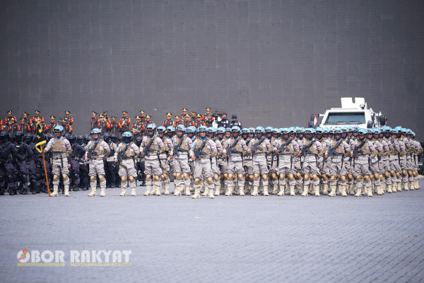Jakarta, Obor Rakyat - Kepolisian Negara Republik Indonesia (Polri) menggelar gladi bersih apel gelar pasukan dalam rangka pengamanan pelantikan Presiden dan Wakil Presiden terpilih, Prabowo Subianto-Gibran Rakabuming Raka. 