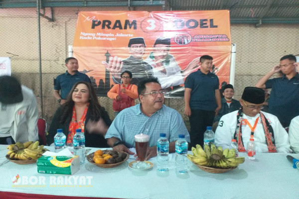 Jakarta, Obor Rakyat - Calon Wakil Gubenur DKI Jakarta, Rano Karno yang disebut-sebut Si Doel sosialisasi ke warga Kelurahan Lubang Buaya, Selasa (14//10/2024) di Jakarta Timur.
