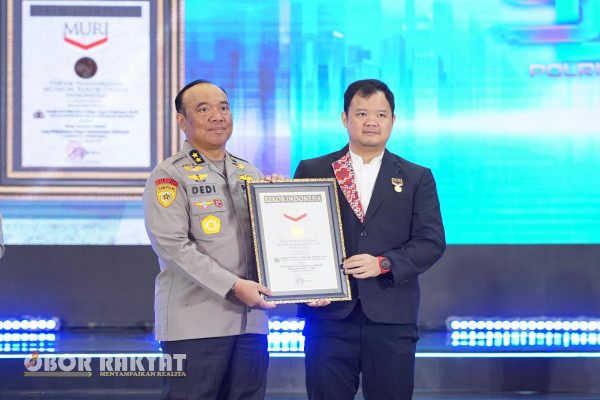 Jakarta, Obor Rakyat - Museum Rekor Indonesia (Muri) memberikan penghargaan kepada Assessment center Polri Bag Kompeten Biro Binkar SSDM Polri, Rabu (16/10/2024).