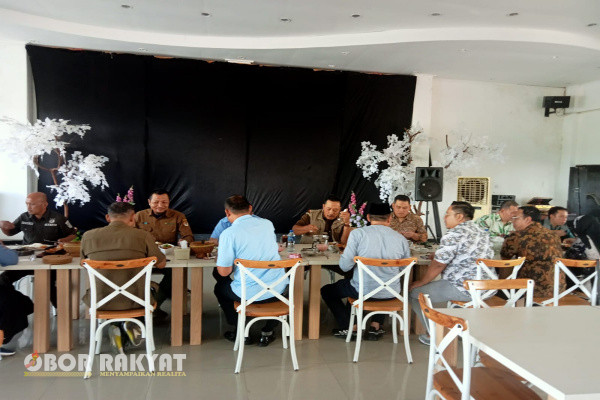 Bondowoso, Obor Rakyat - Menindaklanjuti kunjungan kerja dan silaturahmi sekaligus koordinasi, Management Perhutani Bondowoso ke Kejaksaan Negeri (Kejari) Bondowoso pada akhir bulan Agustus lalu.
