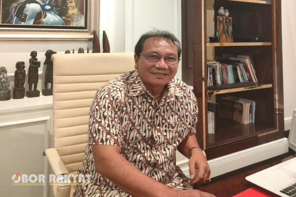 Jakarta, Obor Rakyat – Parulian Siregar, kuasa hukum Vandiko Gultom, calon Bupati Samosir, mengungkapkan bahwa pihaknya masih menunggu hasil analisis dari tenaga ahli Dewan Pers terkait laporan pengaduan yang diajukan pada 29 Oktober 2024.