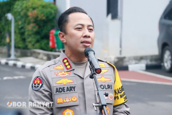 Jakarta, Obor Rakyat - Kepolisian Negara Republik Indonesia (Polri), telah menangkap dua orang tersangka baru pada kasus mafia akses judi online (judol) yang melibatkan pegawai Kementerian Komunikasi dan Digital (Komdigi) yang kabur ke luar negeri. Dua orang tersebut nantinya akan dibawa melalui Bandara Soekarno Hatta malam ini.