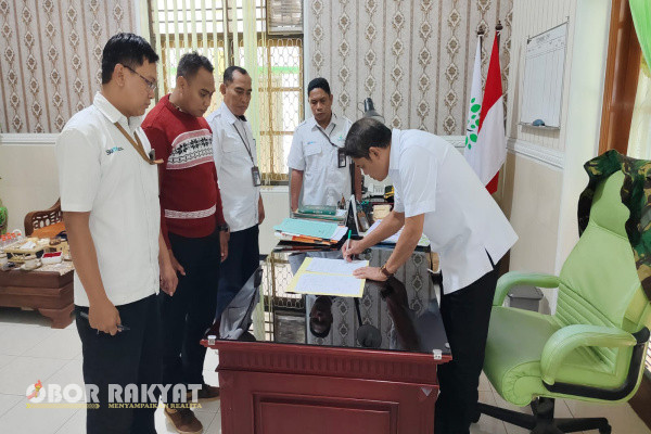 Bondowoso, Obor Rakyat - Salah satu program pemerintah dan wajib dilaksanakan oleh perusahaan yang bergerak di bidang usaha atau berbasis bisnis, adalah keperdulian terhadap sosial masyarakat dan lingkungan yang ada.
