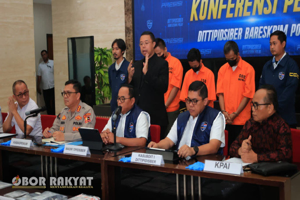 Jakarta, Obor Rakyat - Direktorat Tindak Pidana Siber (Dittipidsiber) Bareskrim Polri kembali menunjukkan komitmennya dalam memberantas kejahatan siber dengan menangkap seorang tersangka yang diduga mengelola situs penyebar konten pornografi anak.