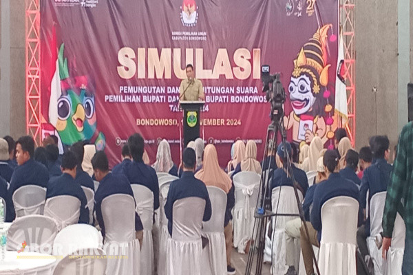 Bondowoso, Obor Rakyat - Jelang 10 hari pemungutan suara pemilihan kepala daerah (Pilkada) tahun 2024, Komisi Pemilihan Umum (KPU) Kabupaten Bondowoso menggelar Simulasi pemungutan dan penghitungan suara dalam Pemilihan Bupati dan Wakil Bupati Bondowoso.