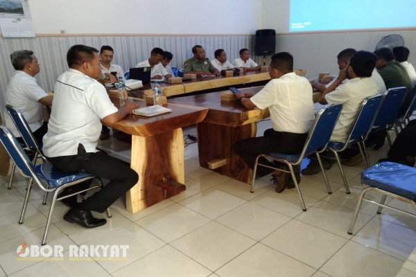 Bondowoso, Obor Rakyat - Disamping kelancaran pelaksanaan seluruh bidang pekerjaan, Perhutani juga memberikan perhatian penuh terhadap Kesehatan, keselamatan kerja kepada segenap petugas pelaksana dan lapisan masyarakat yang dilibatkan.