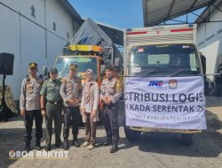 Polisi Kawal Pendistribusian Logistik Pilkada 2024 di Jember