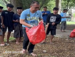Peduli Lingkungan, Bambang Soekwanto Bersama Relawan Bersihkan Sampah Usai Kampanye Akbar Paket BAGUS