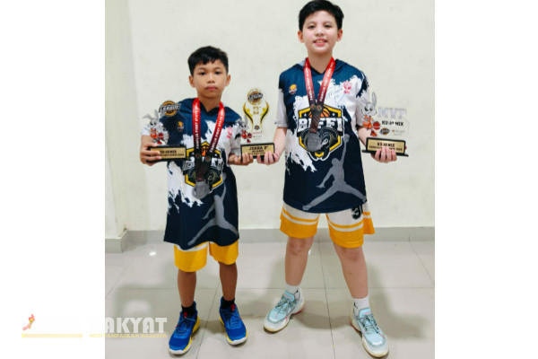 Surabaya, Obor Rakyat - Dalam ajang bergengsi basket KU-10 yang diselenggarakan Familia Cup 2024, kini memasuki babak penentuan. Alhasil pertandingan antar kota itu, team dari Surabaya berhasil meraih juara dua.