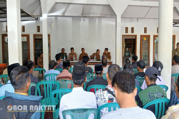 Situbondo, Obor Rakyat - Hutan lestari Masyarakat Sejahtera, itulah yang menjadi tujuan pengelolaan kawasan hutan negara yang di amanahkan oleh Pemerintah kepada Perum Perhutani, dengan kata lain keberadaan kawasan hutan harus dapat memberikan manfaat dan fungsi secara lestari dari segi ekologi, sosial dan ekonomi kepada masyarakat. Untuk itu sangat diperlukan kesadaran dan peran aktif dari seluruh lapisan masyarakat.