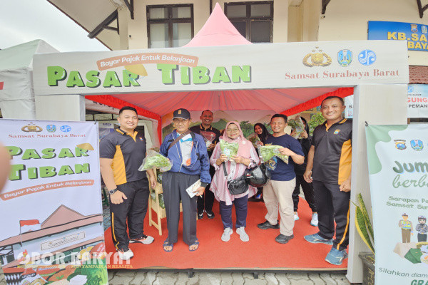 Surabaya, Obor Rakyat - Dalam mengImplementasikan program Asta Cita, Samsat Surabaya Barat patut diacungi jempol, betapa tidak, salah satu program pemerintah yakni Ketahanan pangan, kini tampak dijalankan.