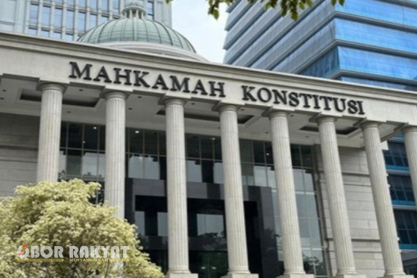 Jakarta, Obor Rakyat - Belakangan ini sejumlah pasangan calon kepala daerah telah mengajukan permohonan sengketa hasil Pilkada 2024 ke Mahkamah Konstitusi (MK).