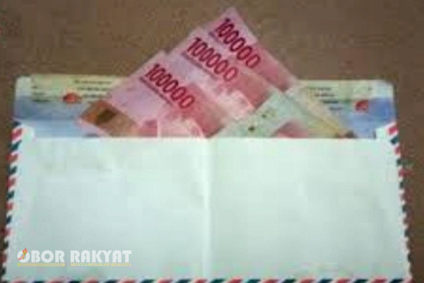 Bondowoso, Obor Rakyat - Terkuaknya informasi tentang dugaan pengkondisian Bantuan Langsung Tunai (BLT) dari Dana Desa (DD), di Desa Padasan, Kecamatan Pujer, Kabupaten Bondowoso, Jawa Timur, kini mencuat ke permukaan publik.