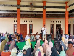 Kades Bendelen Bersama Camat Binakal Bondowoso, Sosialisasi Bansos Sembako dan PKH Tahun 2024