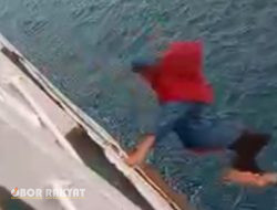 Seorang Wanita Asal Jember Menceburkan Diri ke Laut Selat Bali